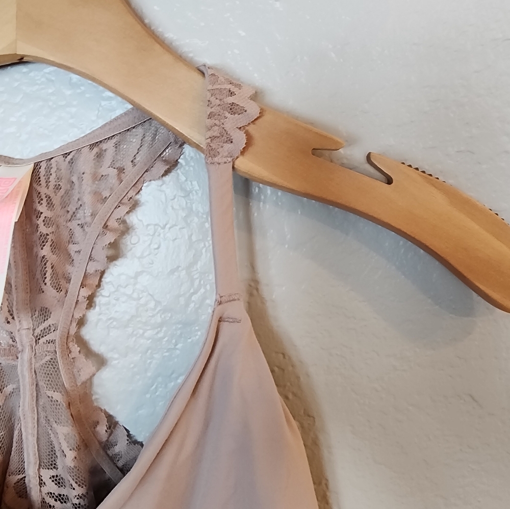 Victoria's Secret PINK Unlined Lace Bralette - Picture 5 of 12